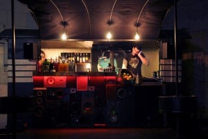 DJ en dranken bus - Bar mobil