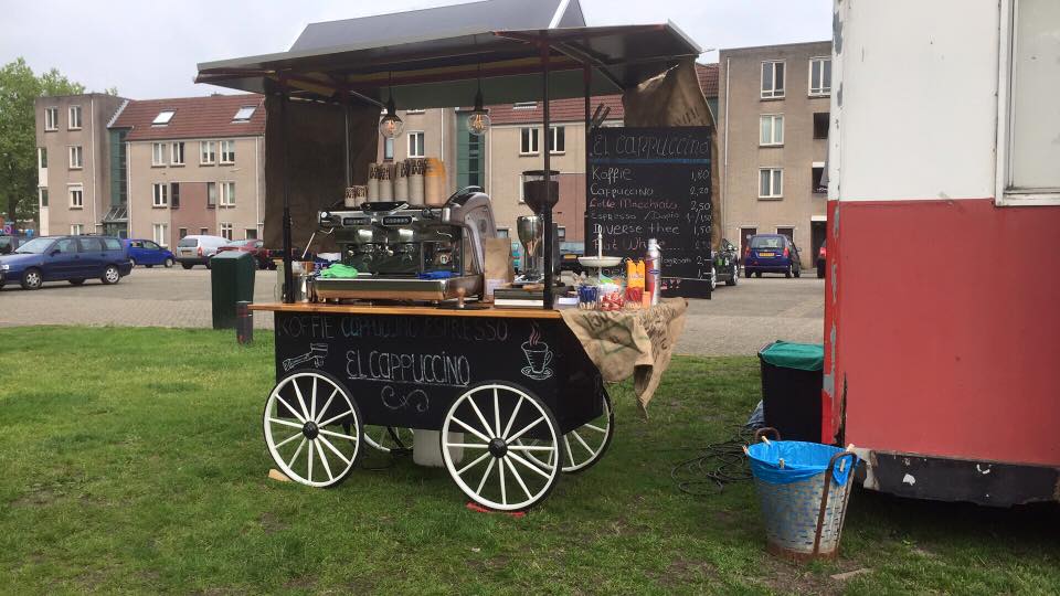 el cappuccino koffiebar buiten