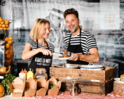 foodtruck ondernemers van kaas en worst op wielen