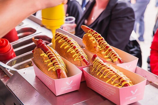 hotdogs foodtruck